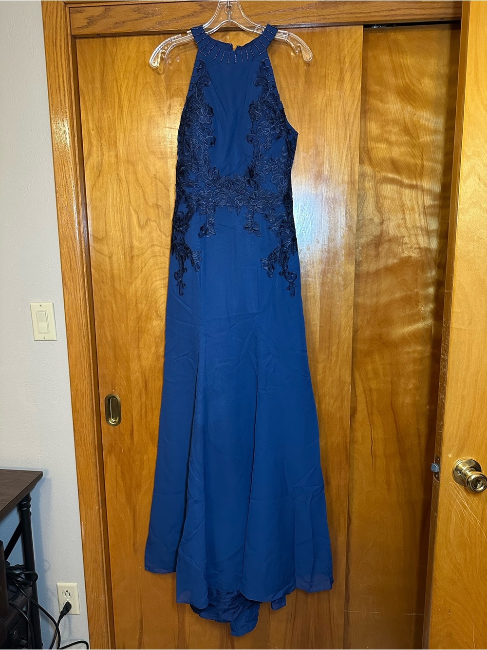 Dreamylily Sheath Halter Long Mother of Bride Dress With Appliques - Picture 2 of 5